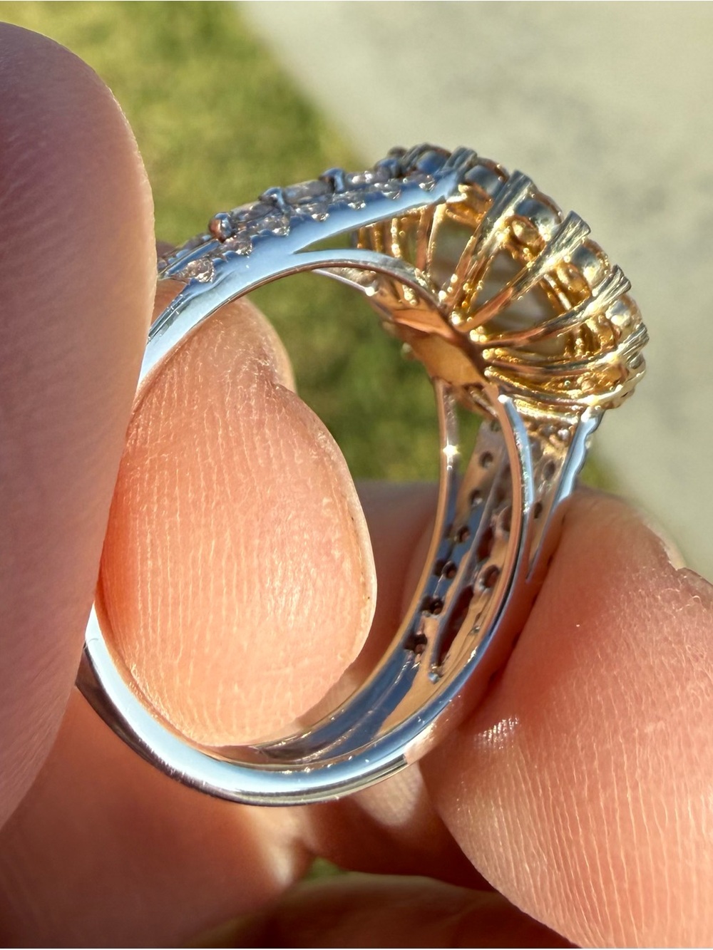 Australian Opal Halo Diamond Ring in White and yellow gold - Picture 12 of 13